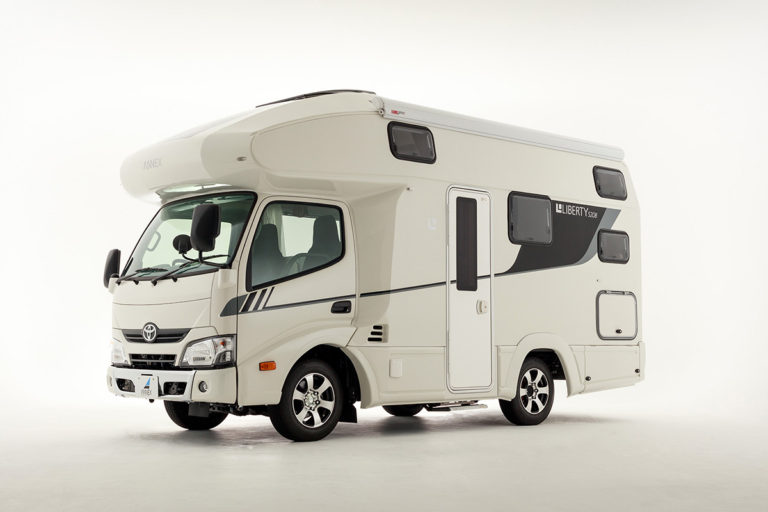 カムロードベースのキャンピングカー「リバティ52DB」が本格的に始動！ キャンピングカースタイル