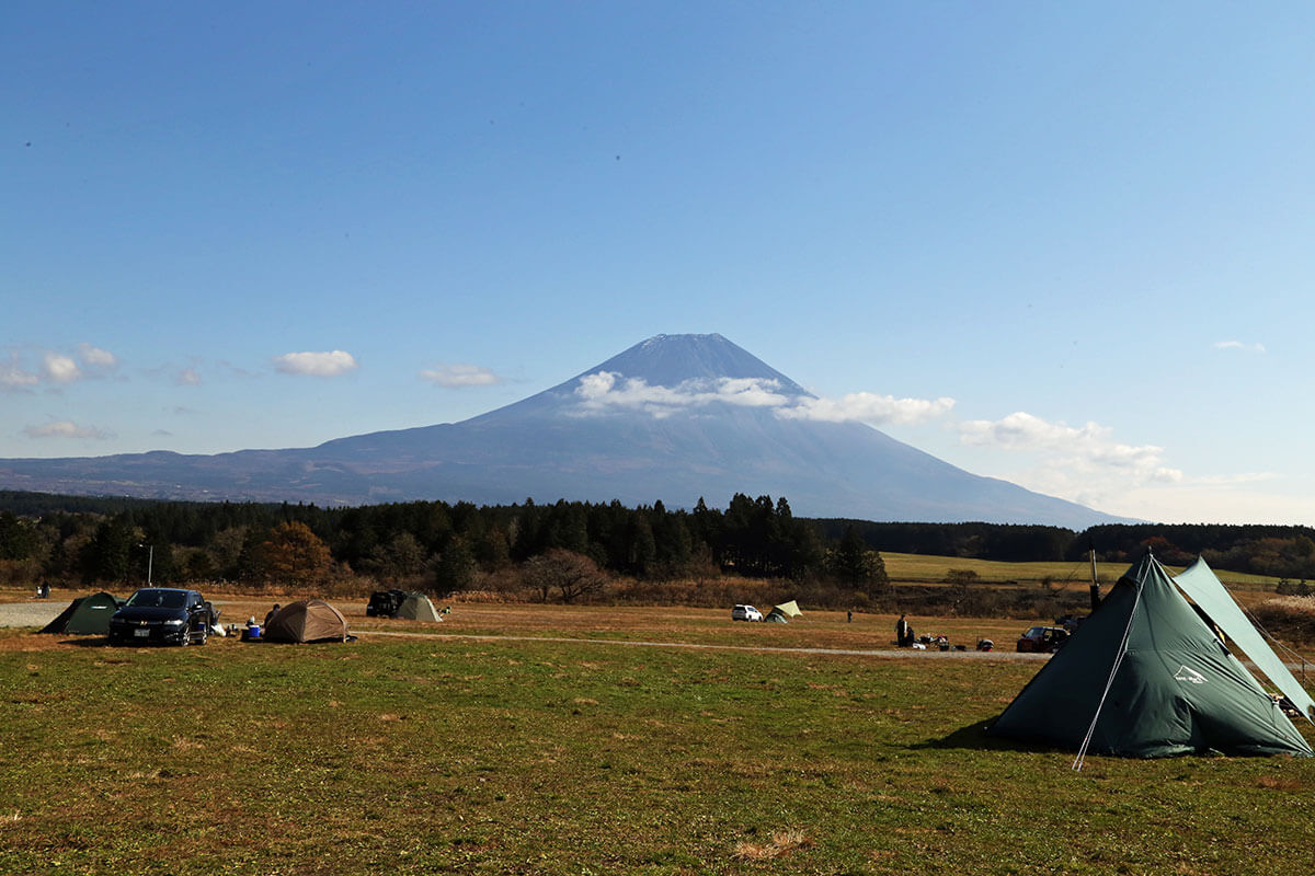 キャンプ場の富士山