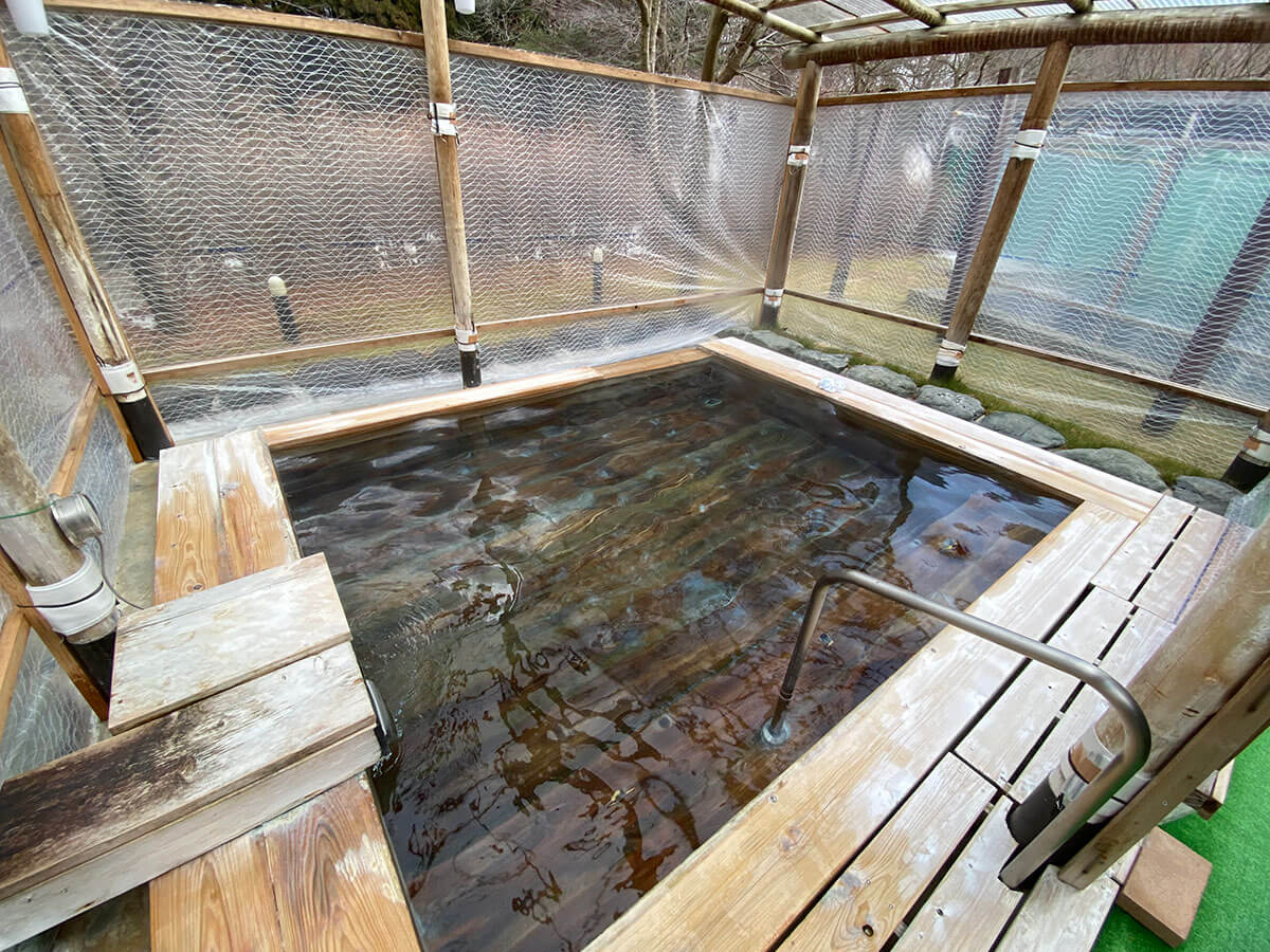 湯島の湯の露天風呂