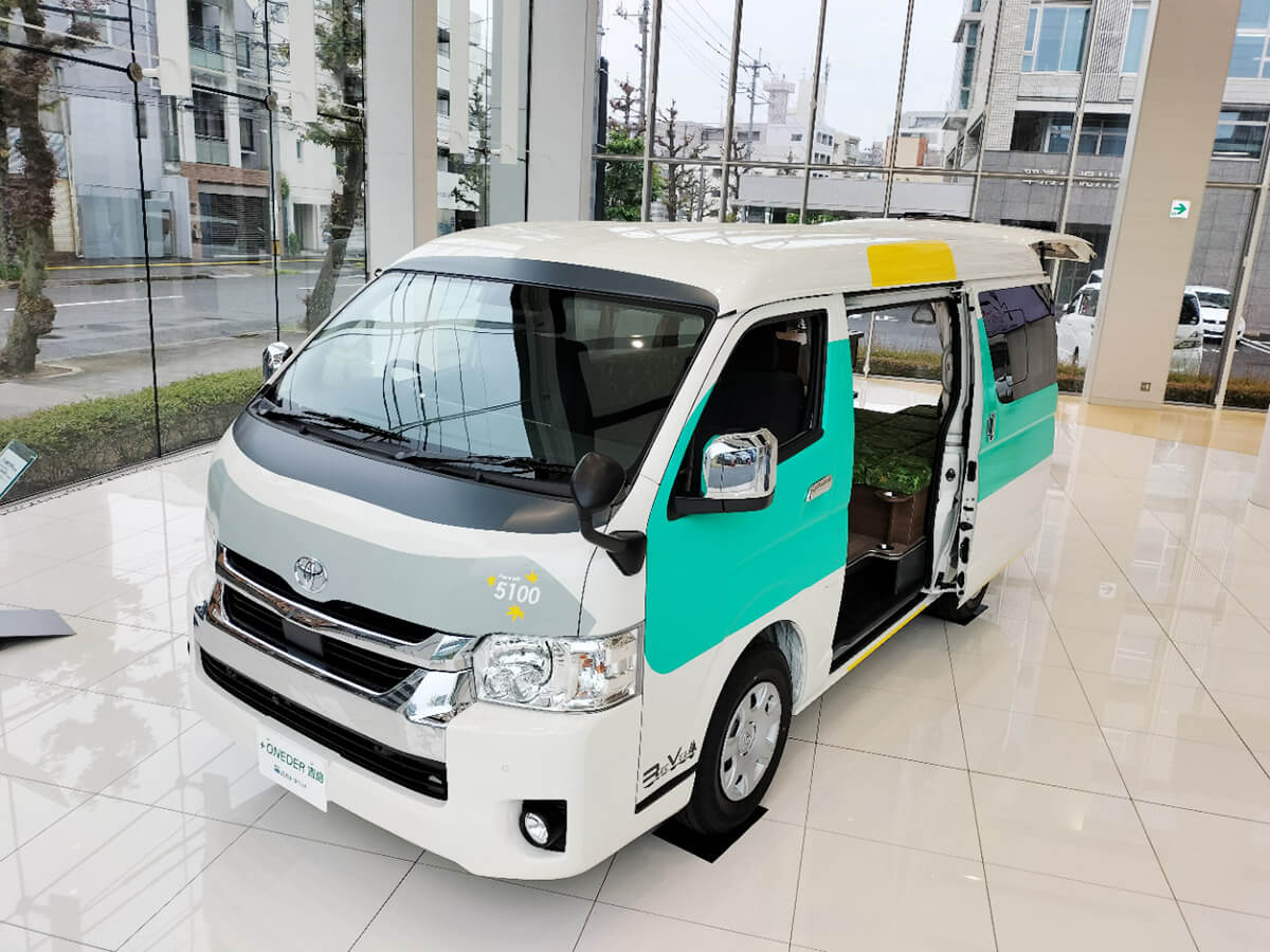 広島電鉄×レクビィのコラボで実現した“広電5100形仕様”のキャンピングカー「プラスMR5100」！