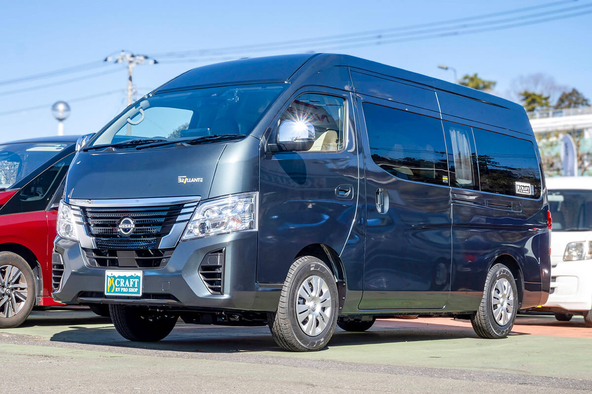 豪華フル装備のキャラバンバンコン「ブリランテ」!家庭用エアコン&ソーラー搭載で快適な旅を実現