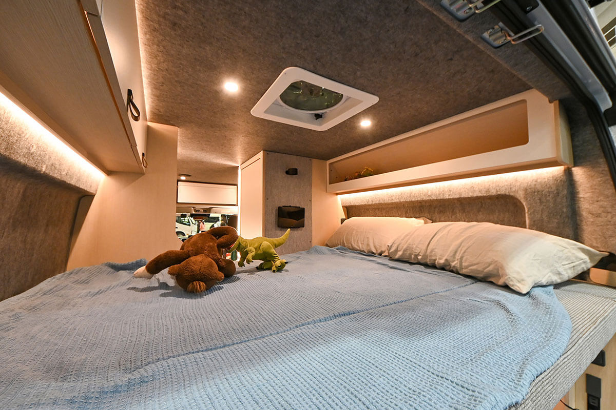 Brugge（ブルージュ）のリアの二段ベッドの上段