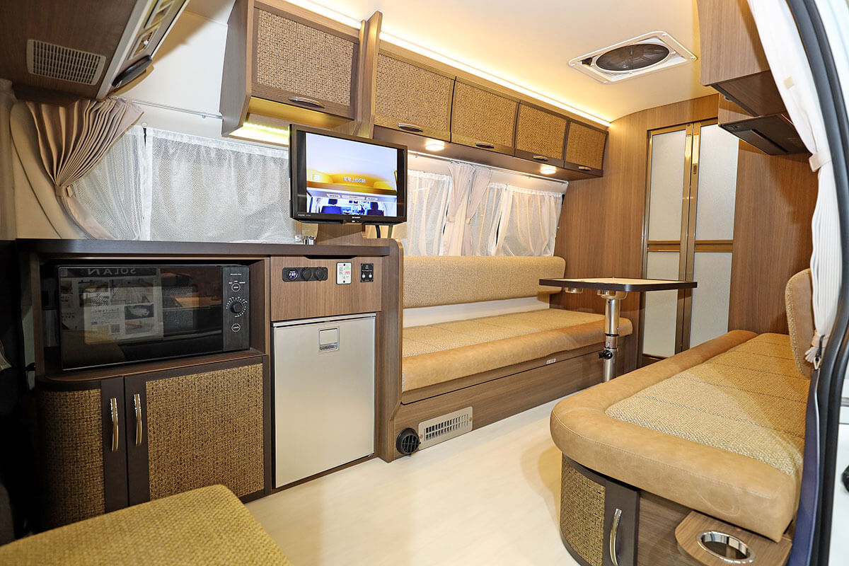 レクビィ・プラスSLの車内