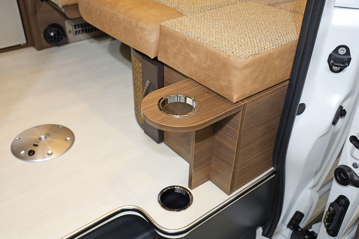 レクビィ・プラスSLの傘立て