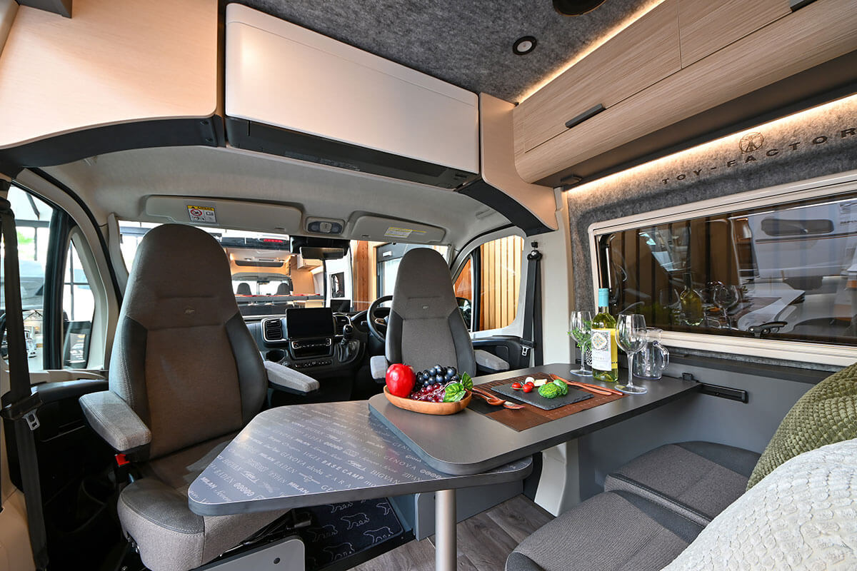 DA VINCI アニバーサリーモデルのフロントシート