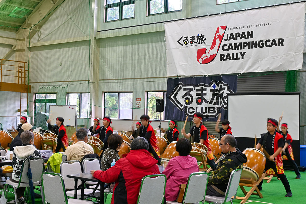 会場の岩手県西和賀町の「志賀来ドーム」