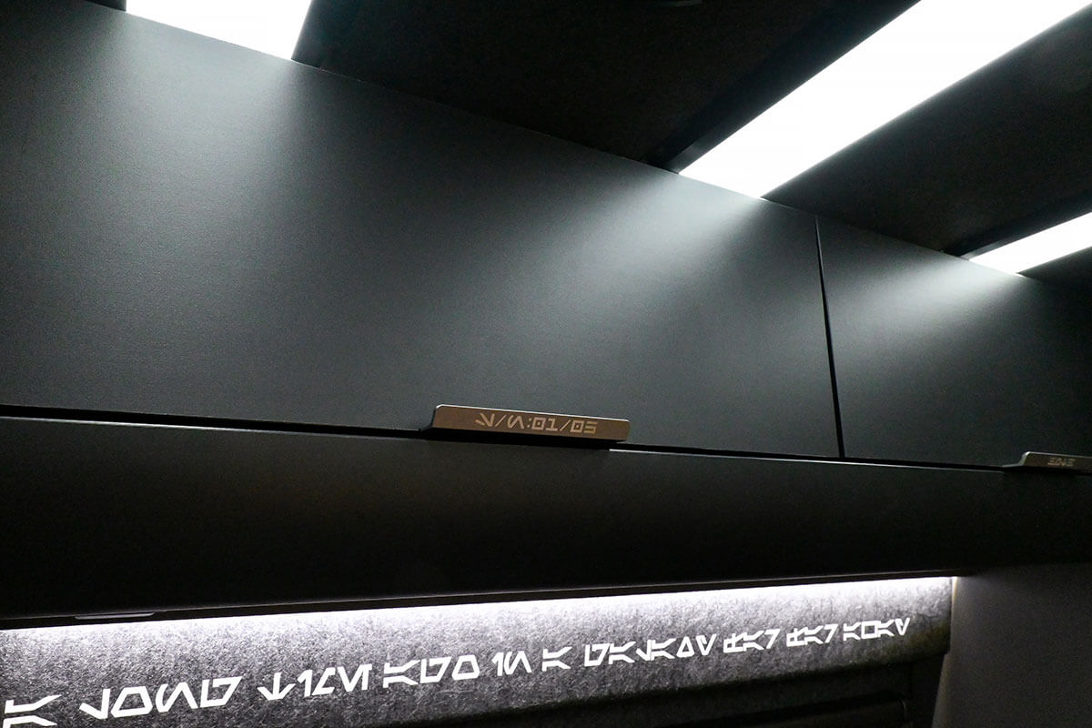 劇中の世界観を大切にするギミック