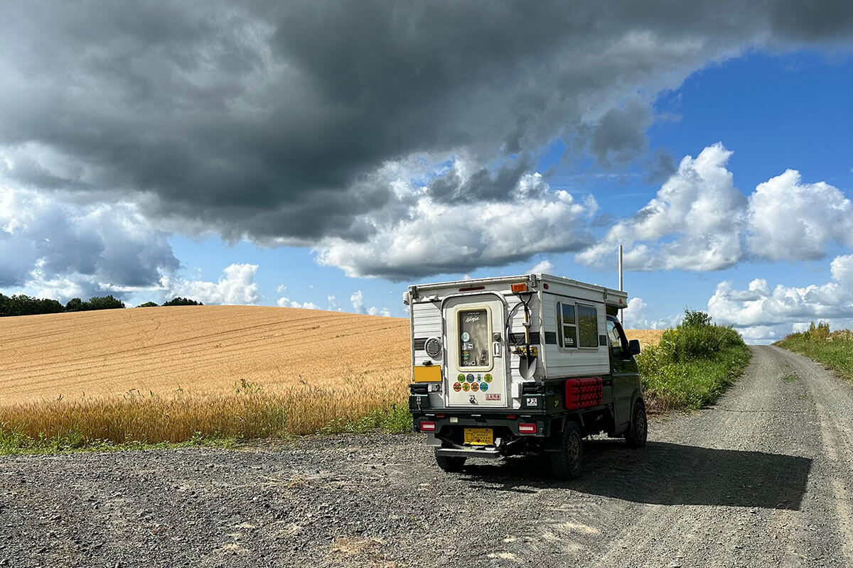 小回りの効く小さいキャンピングカー
