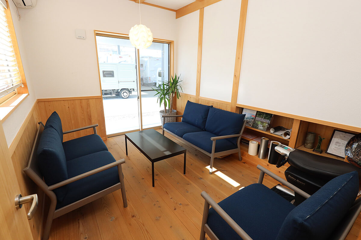 キャンピングカーガーデンの納車専用ルーム