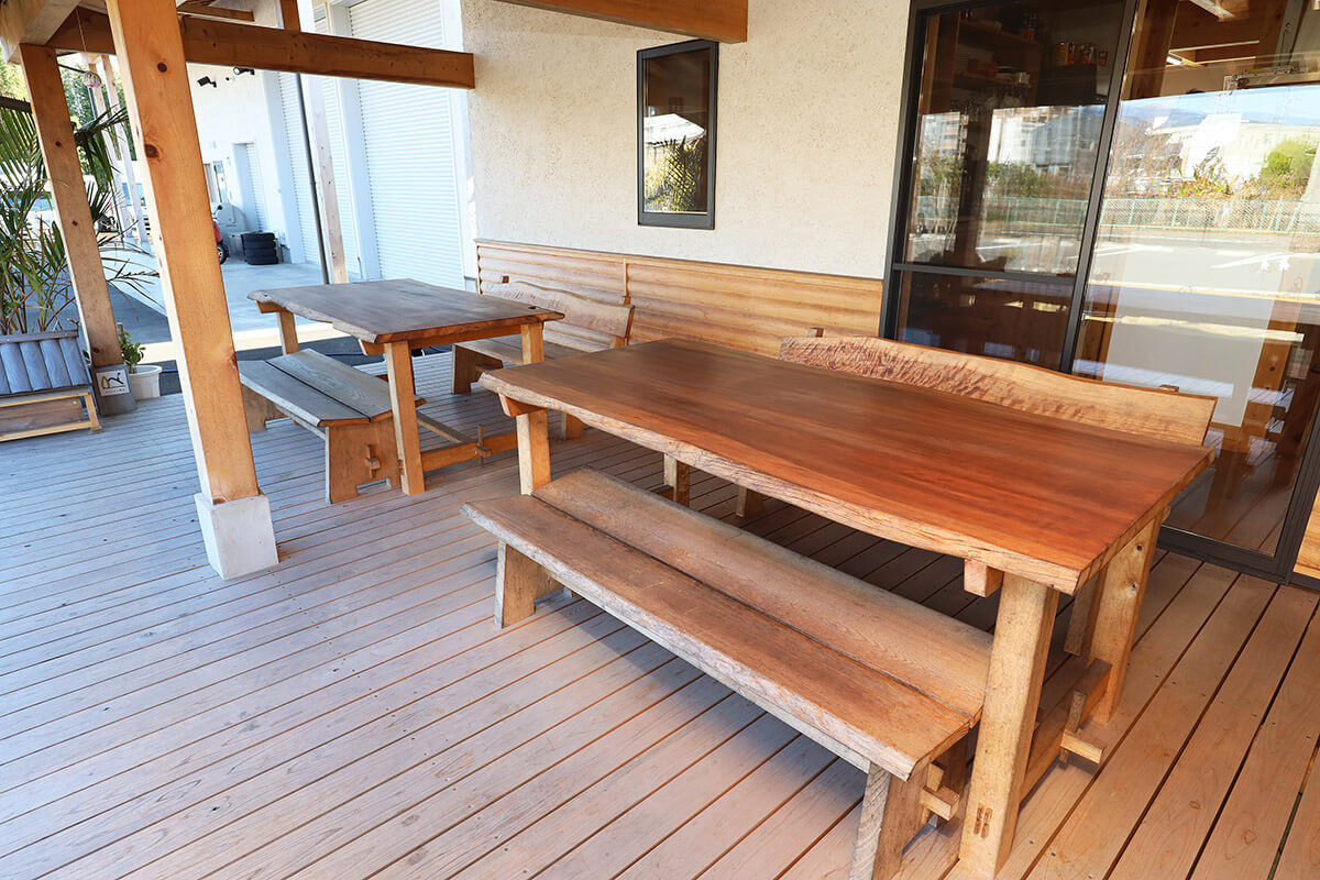 キャンピングカーガーデンのテラス