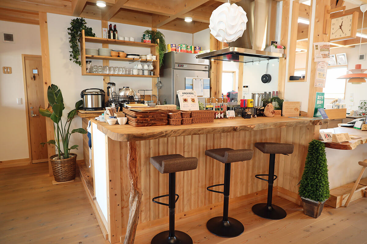 「カフェ ヒノキ」