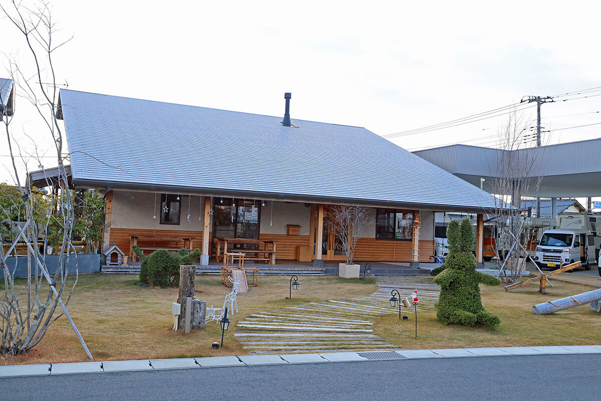 キャンピングカーガーデンの外観