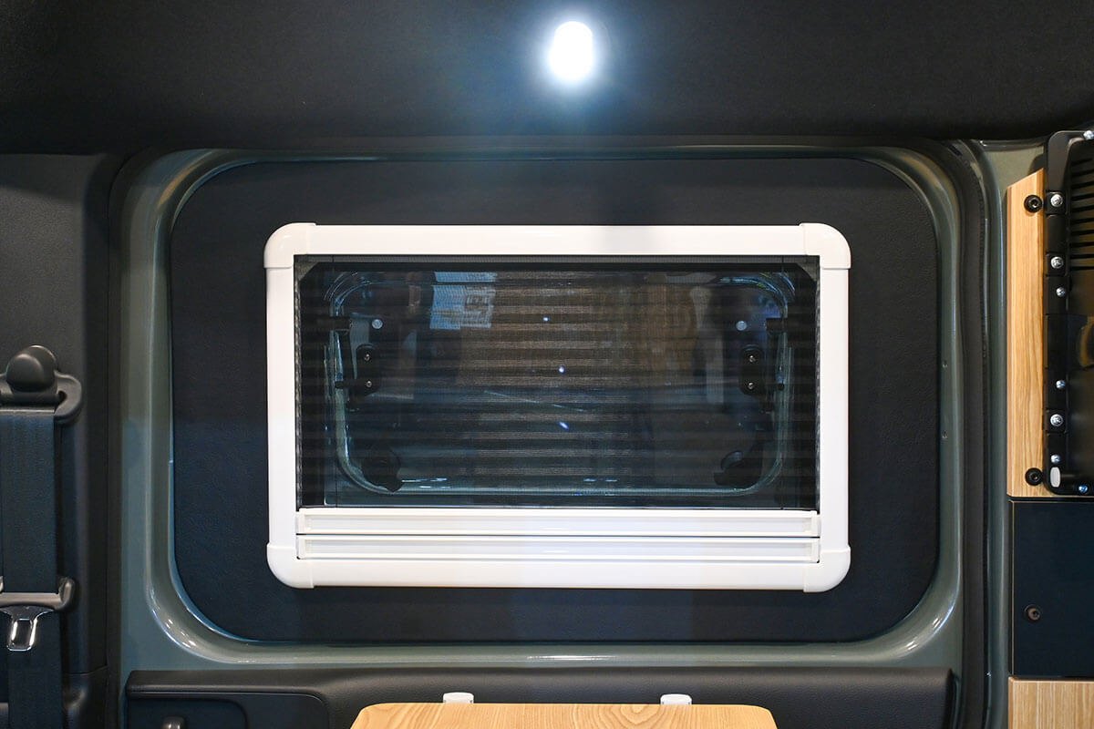 SEEKのアクリル窓