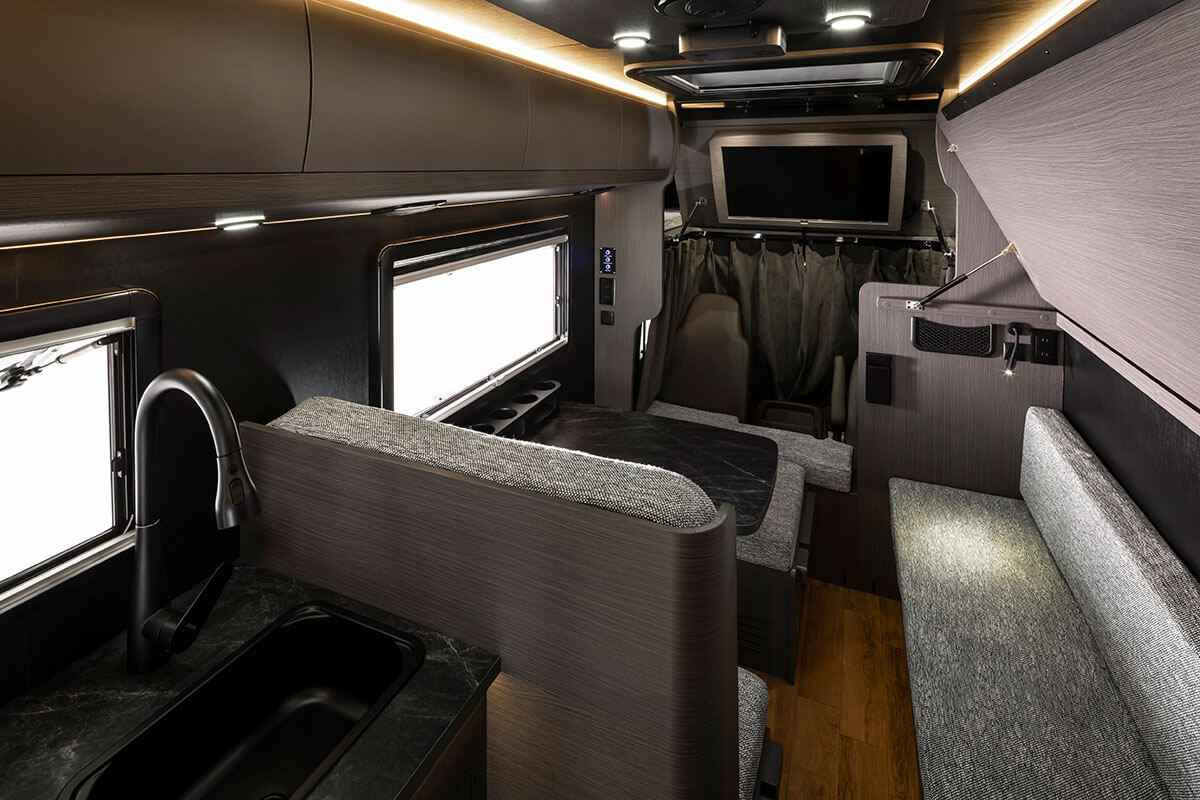 DN-75の車内レイアウト