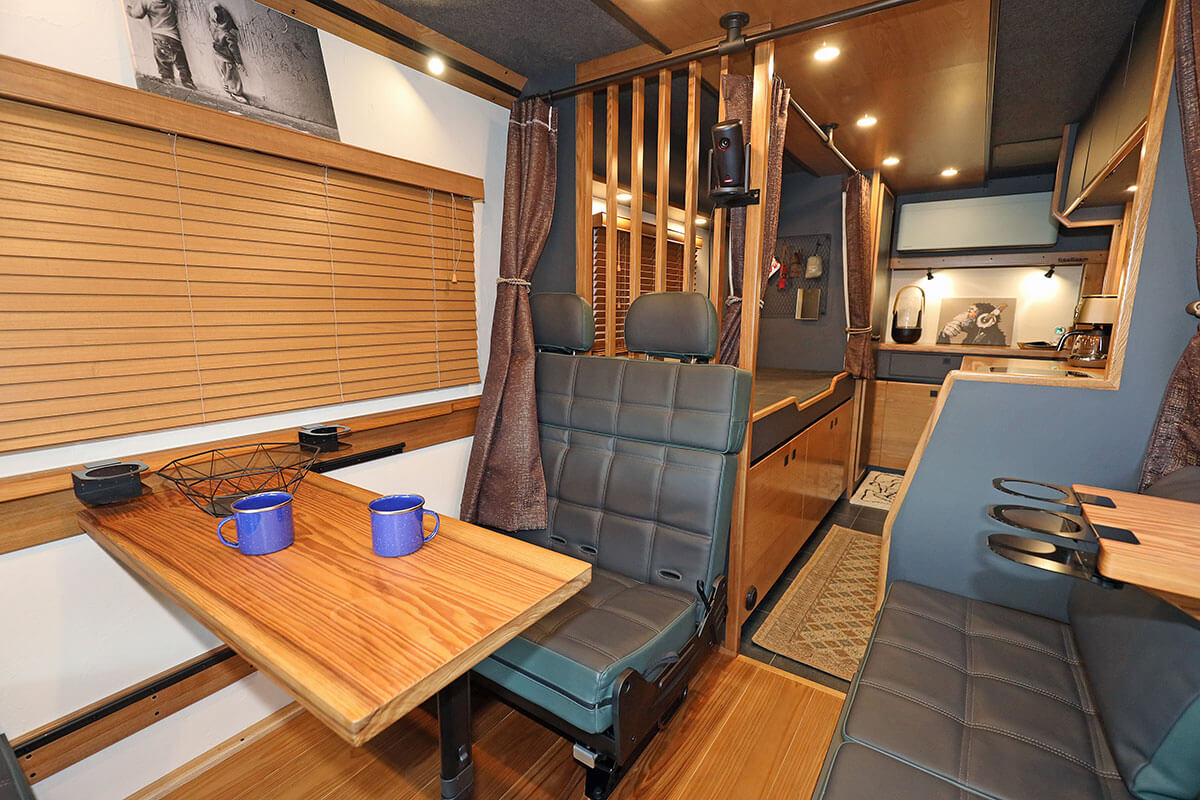 GeoRoam(ジオローム)の車内