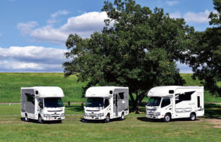 東和モータース販売の国産キャブコン徹底比較！各車両の違いから分かる、自分に合うキャンピングカーの選び方