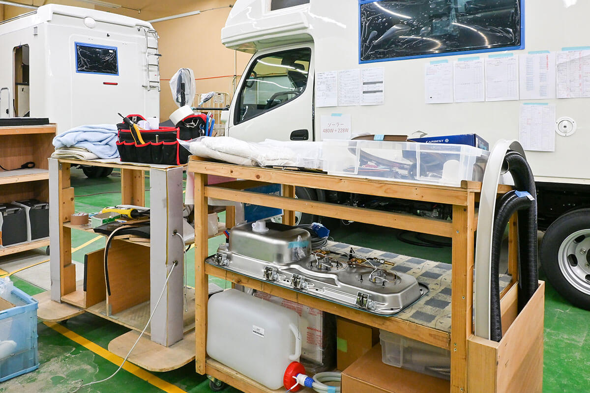 一つ一つのキャンピングカー専用棚