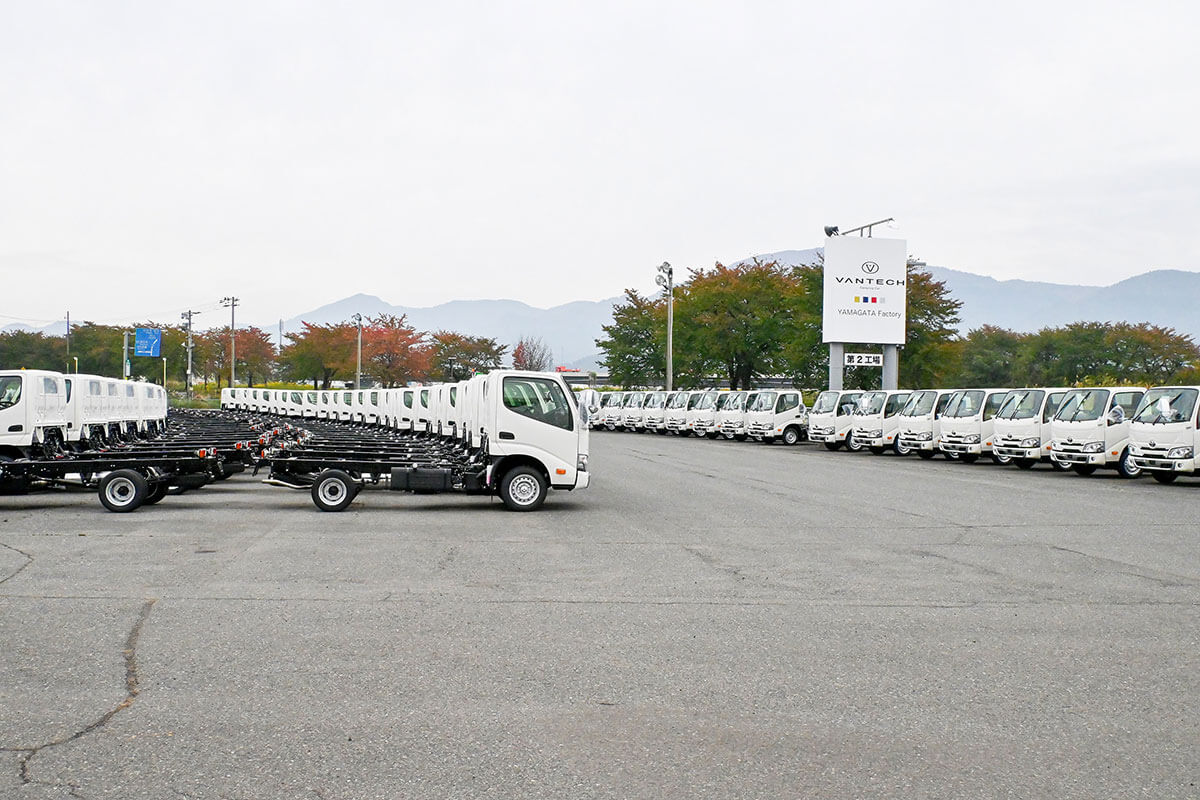 第2工場の広い駐車場