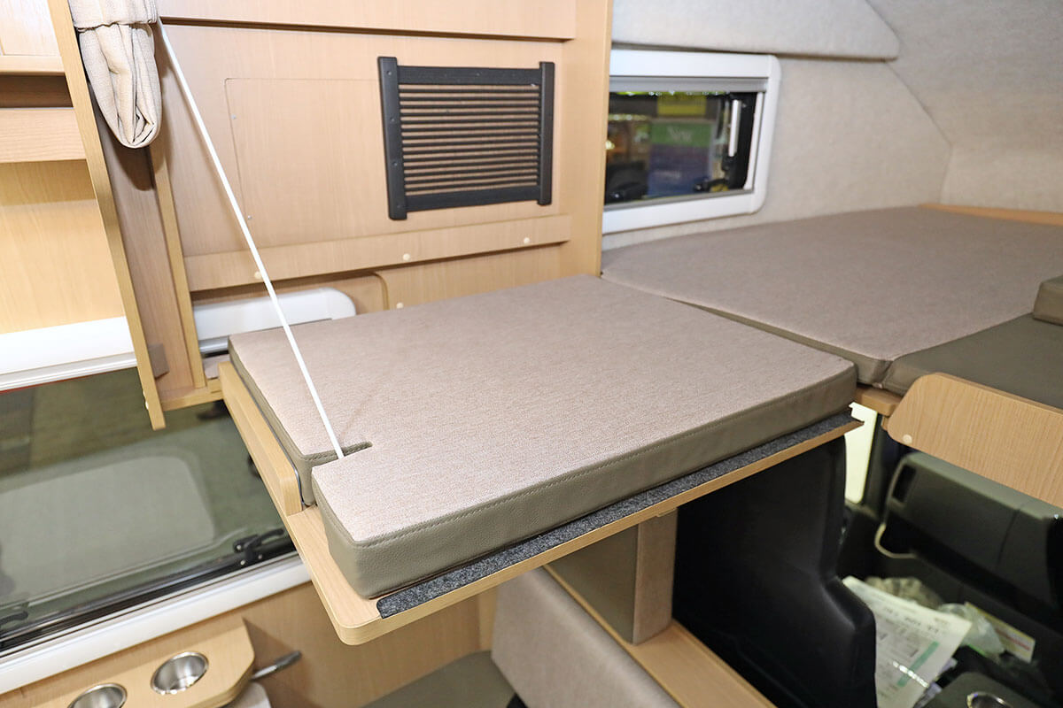 コルドリーブスのダイネットベッド