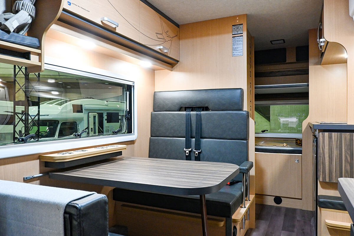 レンタル車両の車内