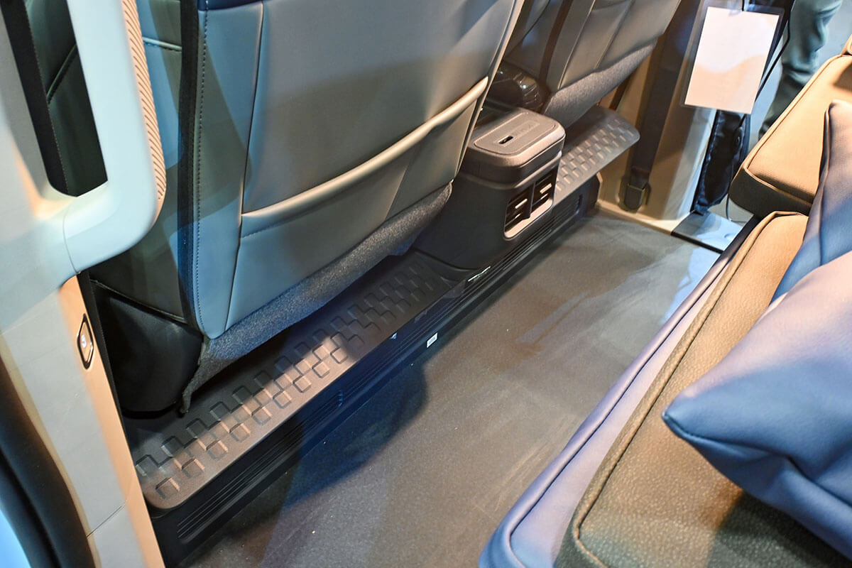 KIA PV5ワゴン 足元スペース