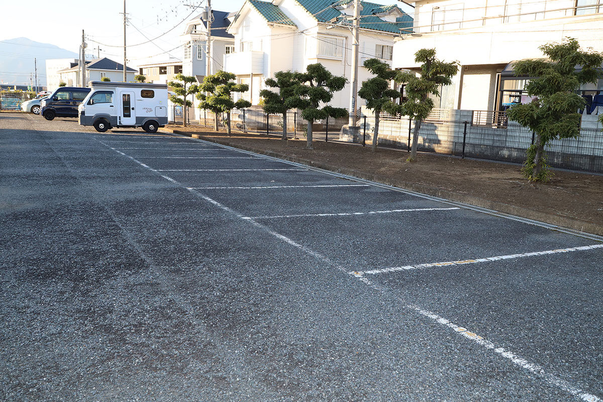 MYSミスティック 湘南店とかーいんてりあ高橋 関東支店の敷地内