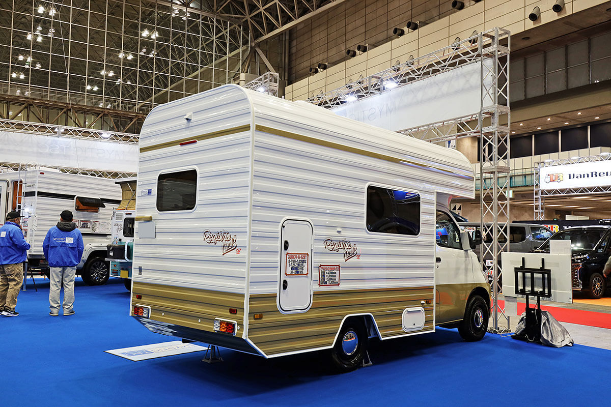 レジストロアウルのリア