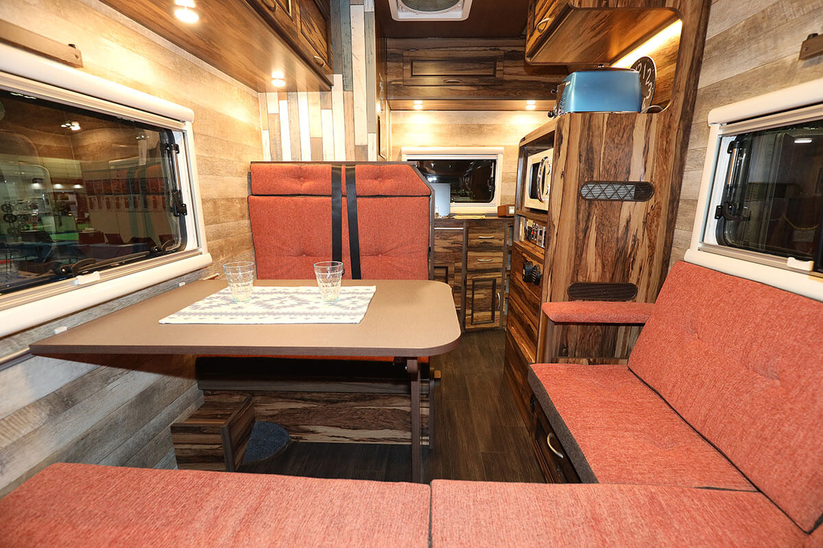 レジストロアウルのインテリア