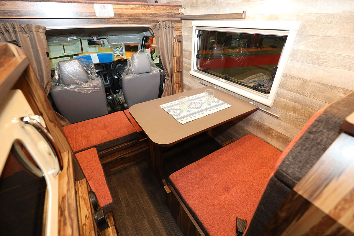 レジストロアウルのレイアウト