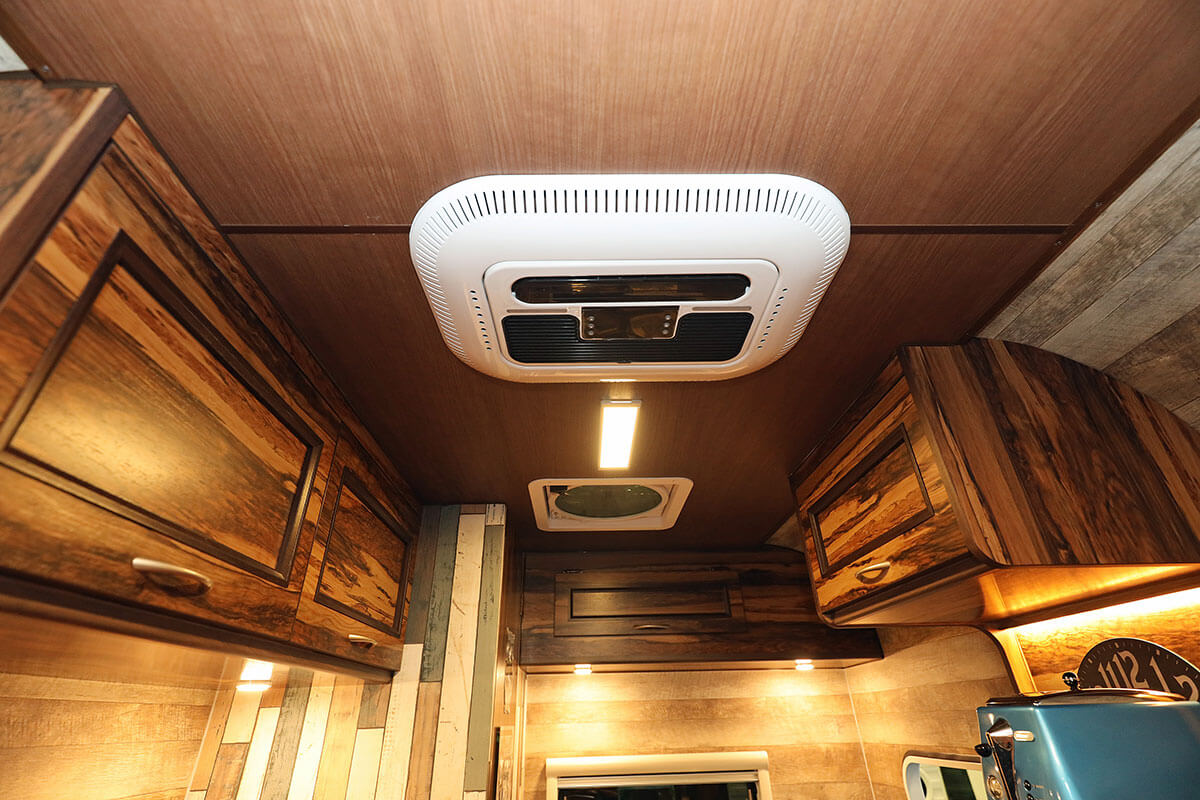 レジストロアウルのルーフクーラー