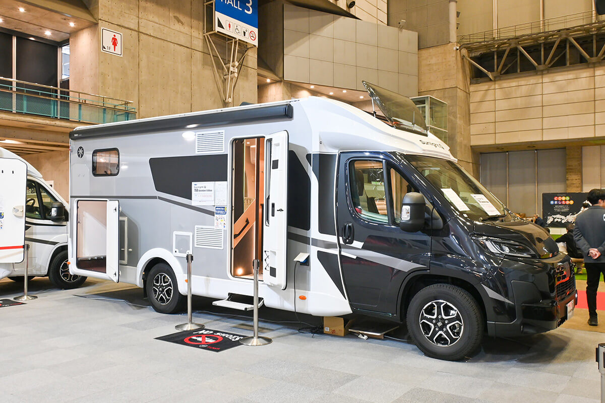 ホテルのような落ち着きと広さでヨーロッパ流キャンピングカーを楽しむサンライトT68