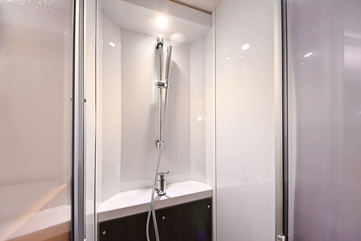 サンライトの「T68 アドベンチャーエディション」のシャワールーム