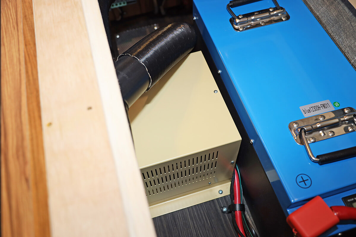 リン酸鉄リチウムバッテリーの「稲妻システム」